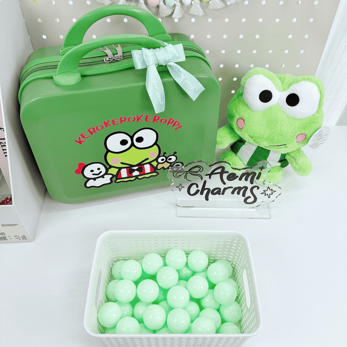SA 14-Inch Suitcase Mystery Gift Box