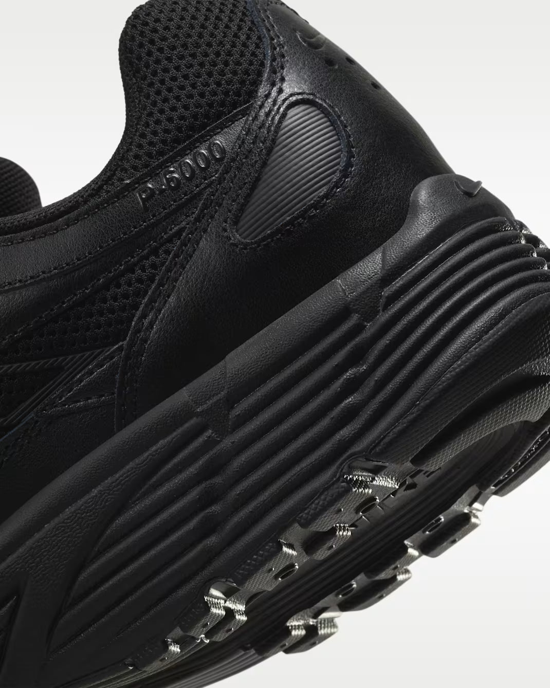 Nike P-6000
